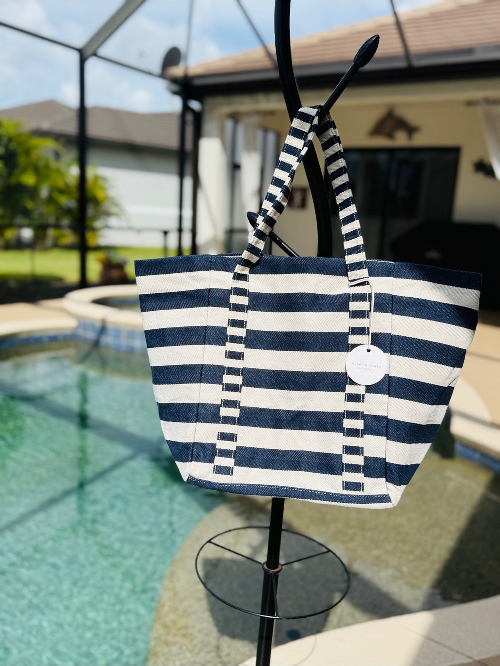 Altar'd State Canvas Tote Bag - NWT 🤍💙